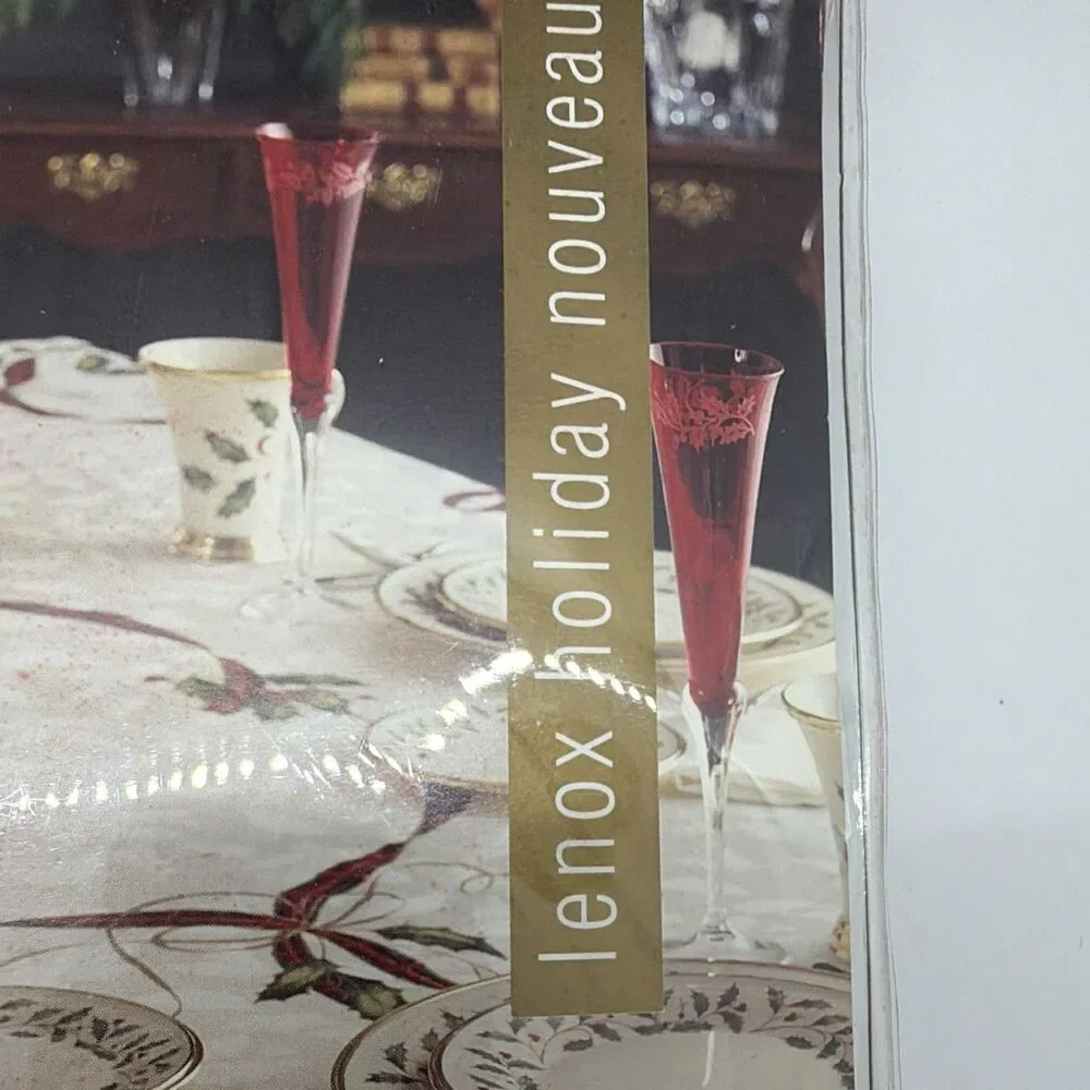 Lenox Holiday Nouveau 70 in Round Tablecloth Floral Beige/Green/Red Machine Wash